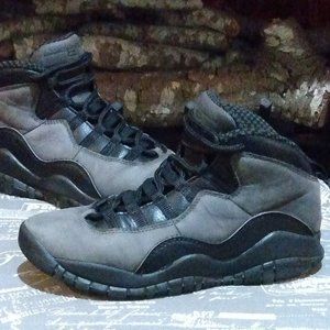 Air Jordan 10 Retro Shadow Sneakers